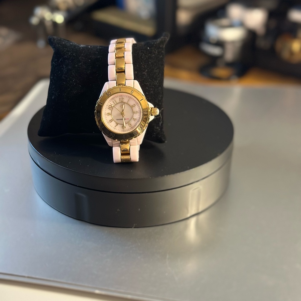Isaac MIZRAHI watch